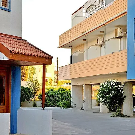 Sunnyside Apartman Paralímni